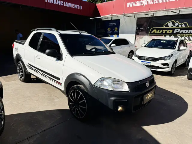 Carro Fiat Strada 2017 Hard Working 1.4 (Flex) (Cabine Dupla)