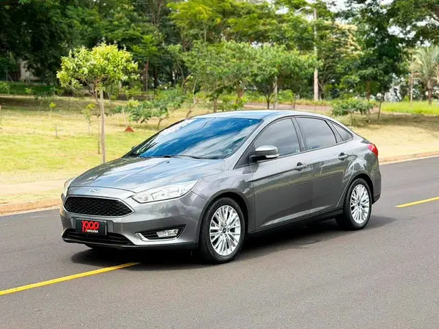 Carro Ford Focus Sedan 2017 SE 2.0 PowerShift