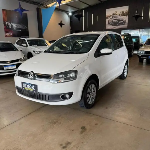 Carro Volkswagen Fox 2014 1.0 TEC (Flex) 2p