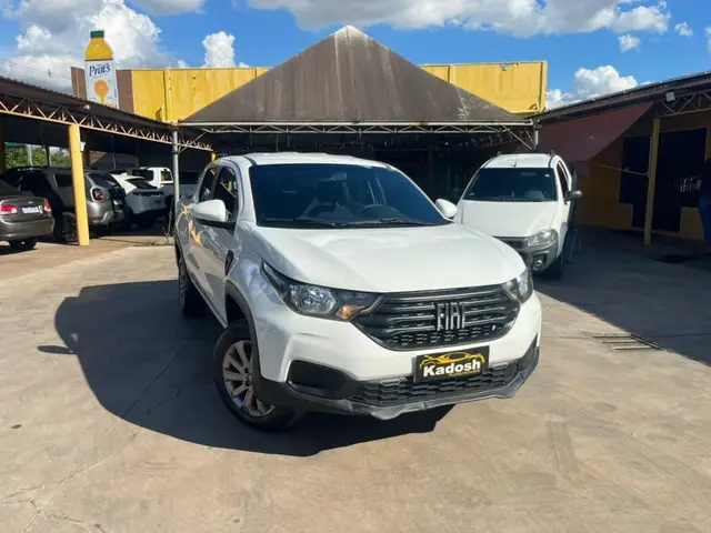 Carro Fiat Strada 2025 Volcano 1.3 Flex 8V CD Aut.