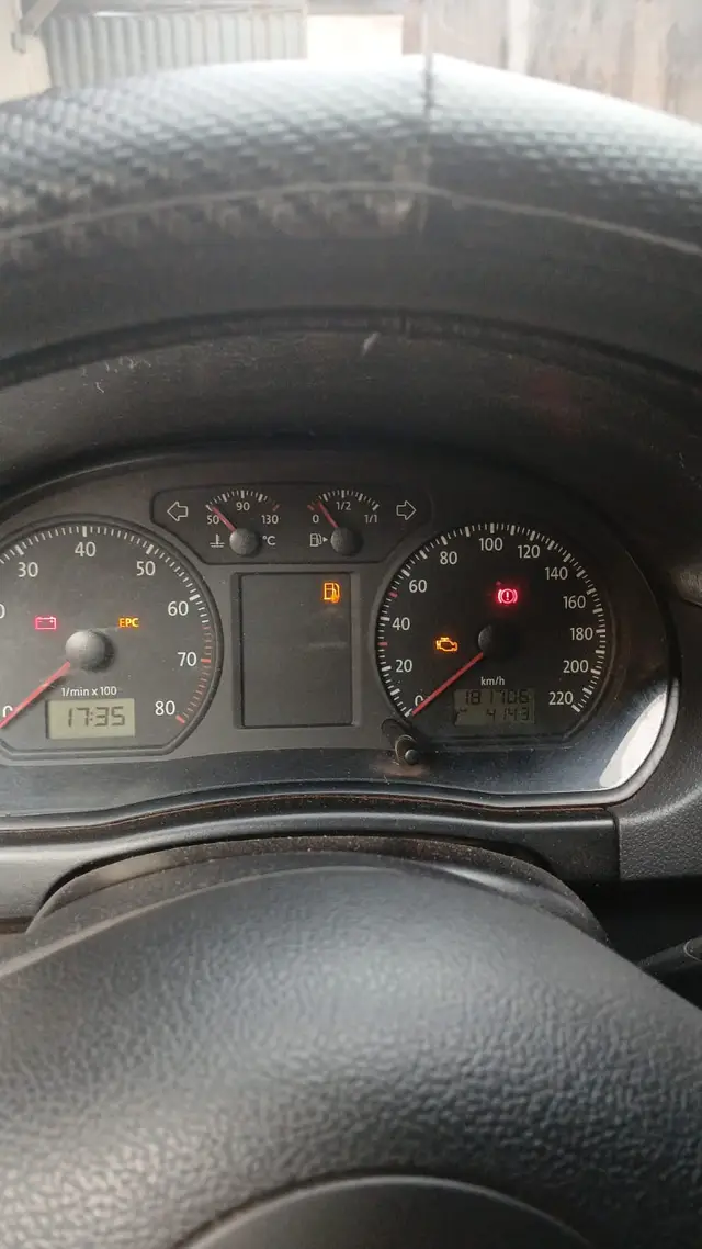 Carro Volkswagen Polo Sedan 2008 Comfortline 1.6 8V (Flex)