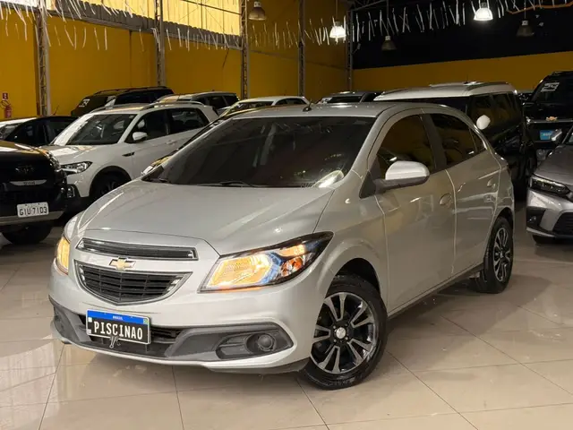 Carro Chevrolet Onix 2015 1.4 LT SPE/4 (Aut)
