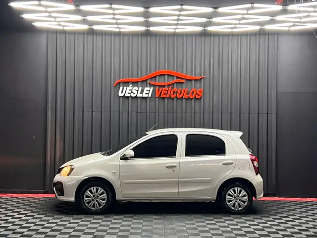 Carro Toyota Etios 2019 X 1.3 (Flex)