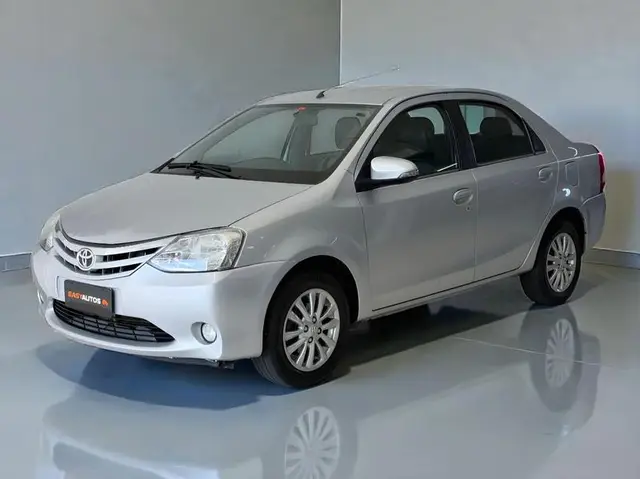 Carro Toyota Etios Sedan 2016 XLS 1.5 (Flex)