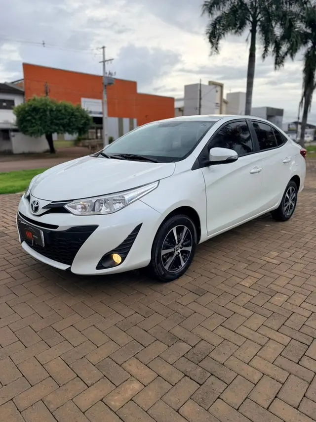Carro Toyota Yaris Sedan 2019 1.5 XS CVT (Flex)