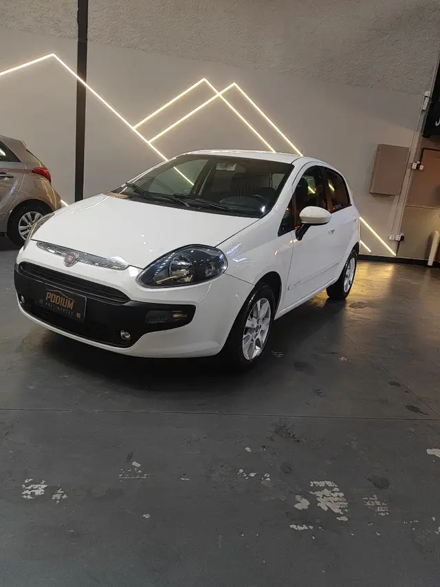 Carro Fiat Punto 2014 Attractive 1.4 (Flex)