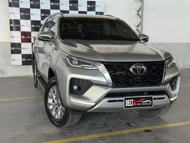 Carro Toyota SW4 2022 SRX 2.8 turbodiesel 7L 4x4 (Aut)