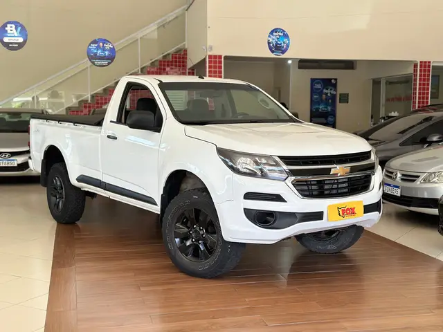 Carro Chevrolet S10 Cabine Simples 2017 S10 2.8 CTDi Cabine Simples LS 4WD