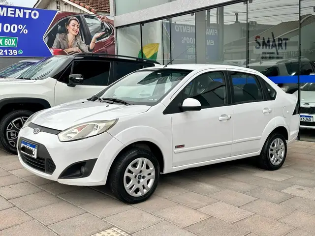 Carro Ford Fiesta Sedan 2014 SE 1.6 Rocam (Flex)