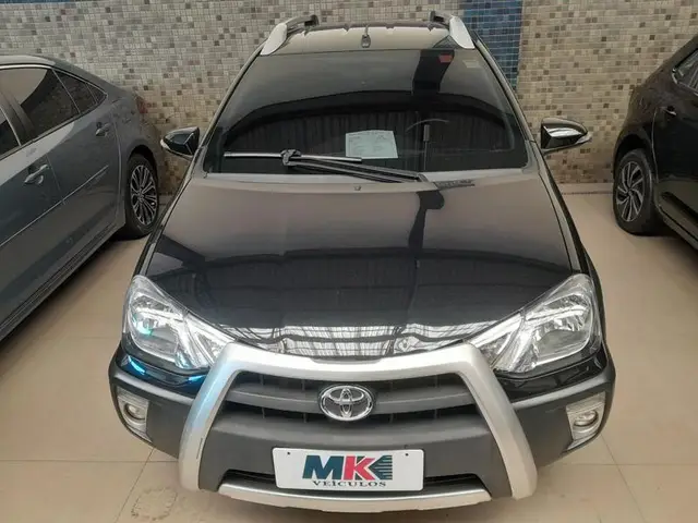 Carro Toyota Etios 2018 Cross 1.5 (Aut) (Flex)