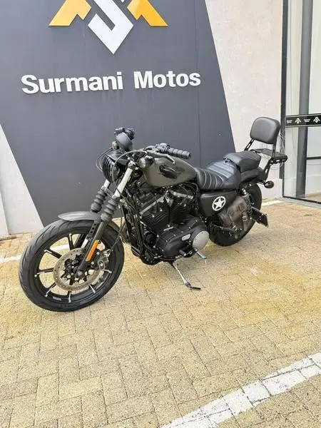 Moto Harley-Davidson Sportster XL 883 2018 Iron