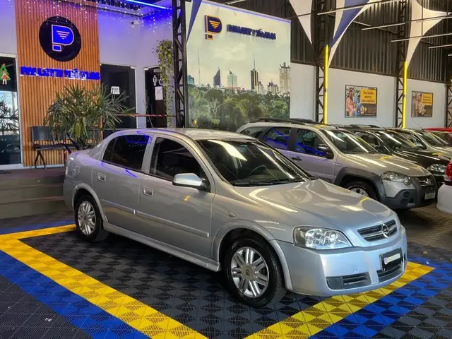 Carro Chevrolet Astra Sedan 2004 CD 2.0 8V