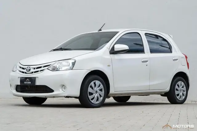 Carro Toyota Etios 2017 X 1.3 (Flex)
