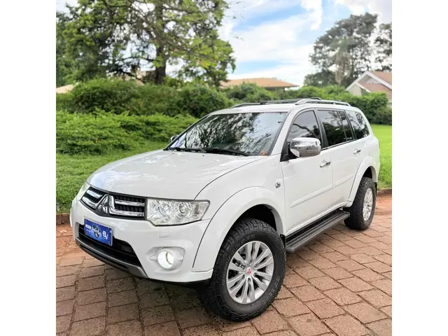 Carro Mitsubishi Pajero Dakar 2015 3.2 HPE 4WD (Aut)