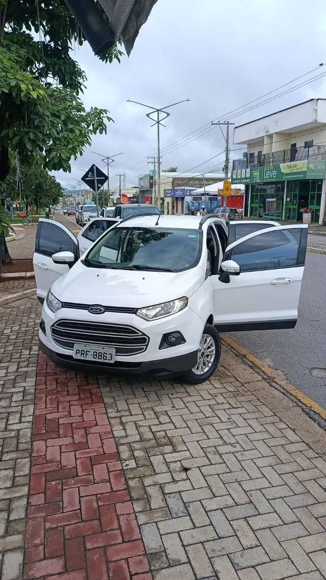 Carro Ford EcoSport 2017 Ecosport SE 1.6 16V PowerShift (Flex)