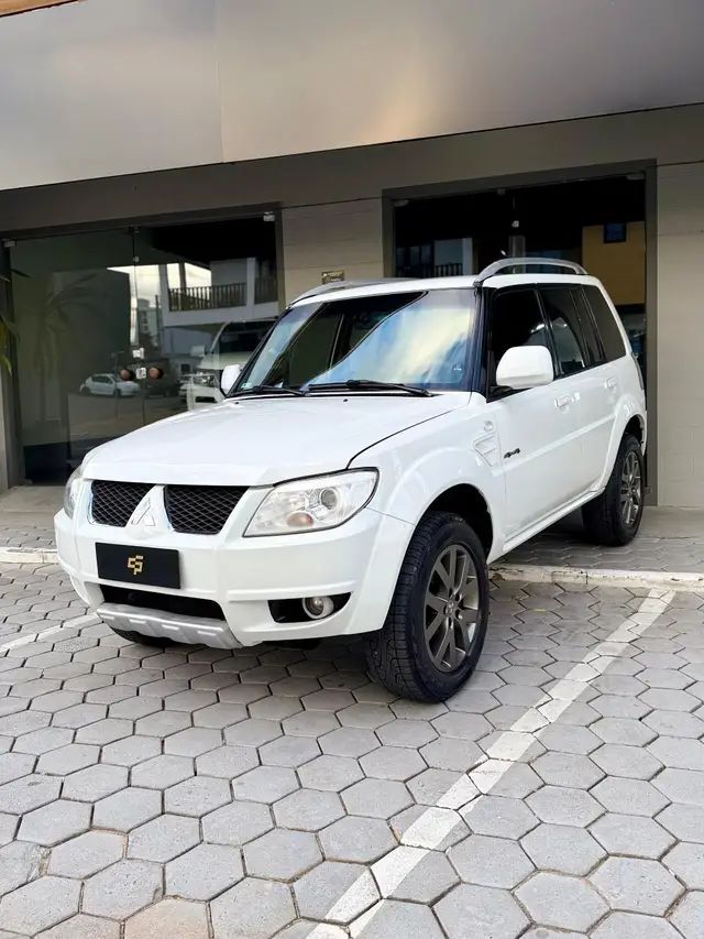 Carro Mitsubishi Pajero TR4 2014 2.0 16V 4X4 (Flex) (Aut)