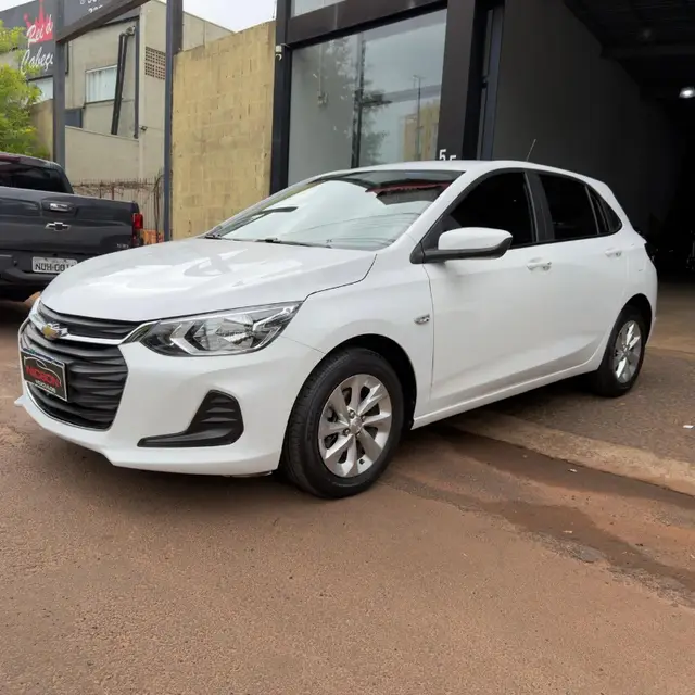 Carro Chevrolet Onix 2023 LT 1.0