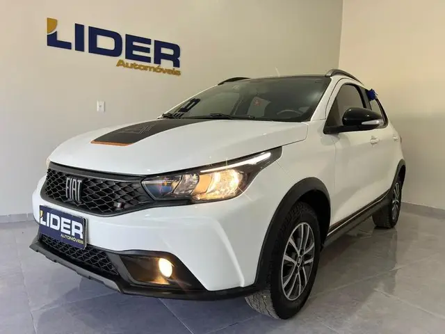 Carro Fiat Argo 2024 Trekking 1.3