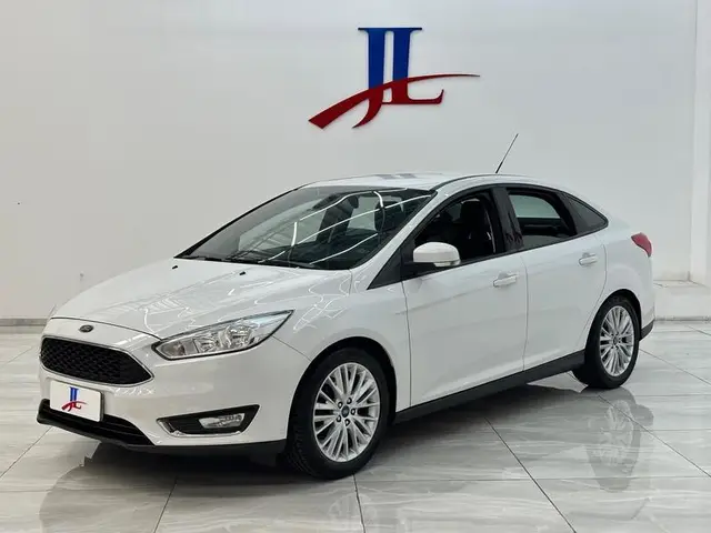 Carro Ford Focus Sedan 2016 SE 2.0 PowerShift