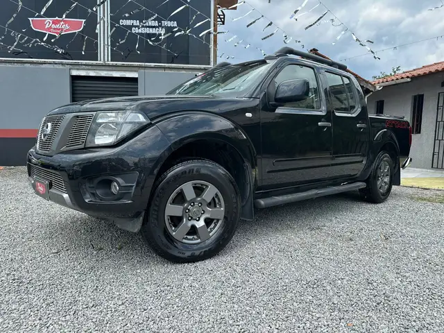 Carro Nissan Frontier 2013 2.5 TD CD 4x2 SV Attack