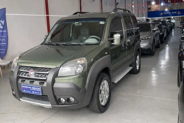 Carro Fiat Doblò 2012 Adventure 1.8 16V (Flex)
