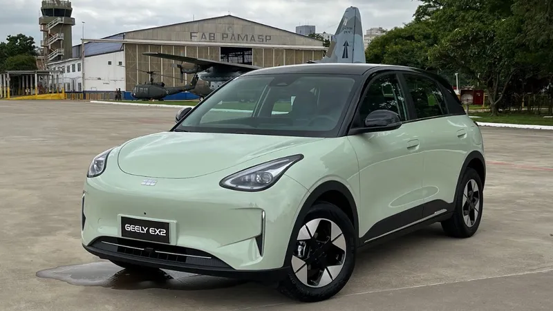 Geely EX2 híbrido? CEO da marca revela se o hatch vai ter o sistema no Brasil