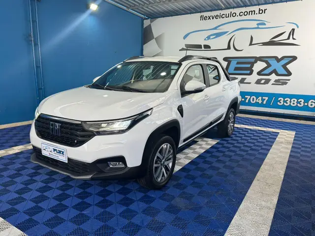 Carro Fiat Strada 2024 Volcano 1.3 Cabine Dupla