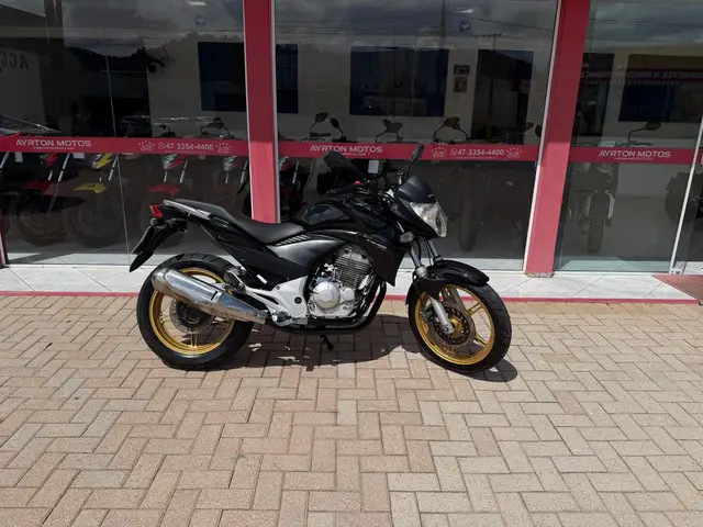 Moto Honda CB 300R 2015 Standard