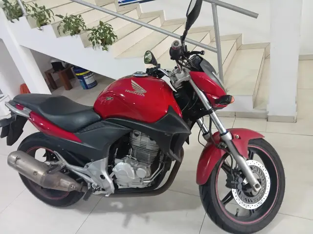 Moto Honda CB 300R 2011 Standard
