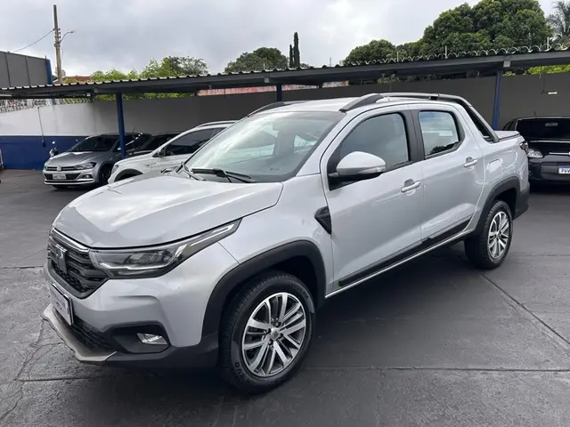 Carro Fiat Strada 2023 Volcano 1.3 CD (Flex)