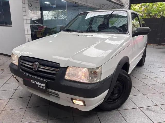 Carro Fiat Uno Mille 2012 Uno Mille Celeb/Celeb.ECON 1.0 F.Flex 2p