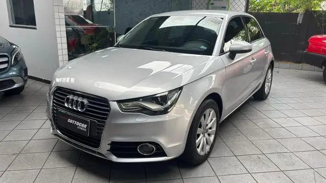 Carro Audi A1 2013 1.4 TFSI Attraction S Tronic