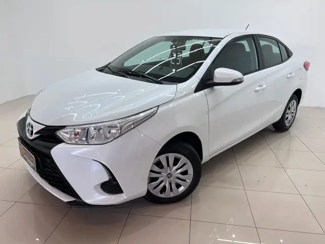 Carro Toyota Yaris Sedan 2023 XL 1.5 Flex 16V 4p Aut.