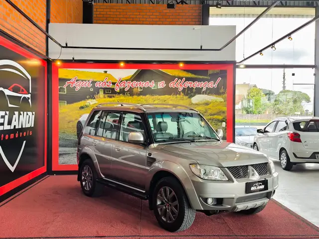 Carro Mitsubishi Pajero TR4 2014 2.0 16V 4x2 (Flex) (Aut)