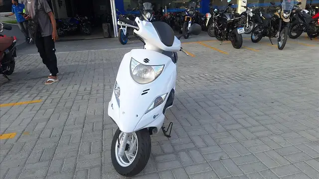 Moto Suzuki Burgman 2017 125i