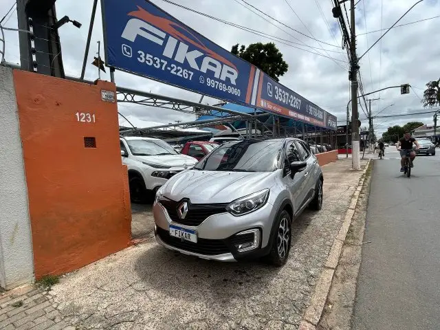 Carro Renault Captur 2018 Intense 1.6 16v SCe CVT (Flex)