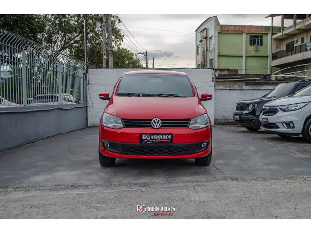 Carro Volkswagen Fox 2014 1.0 TEC (Flex) 4p