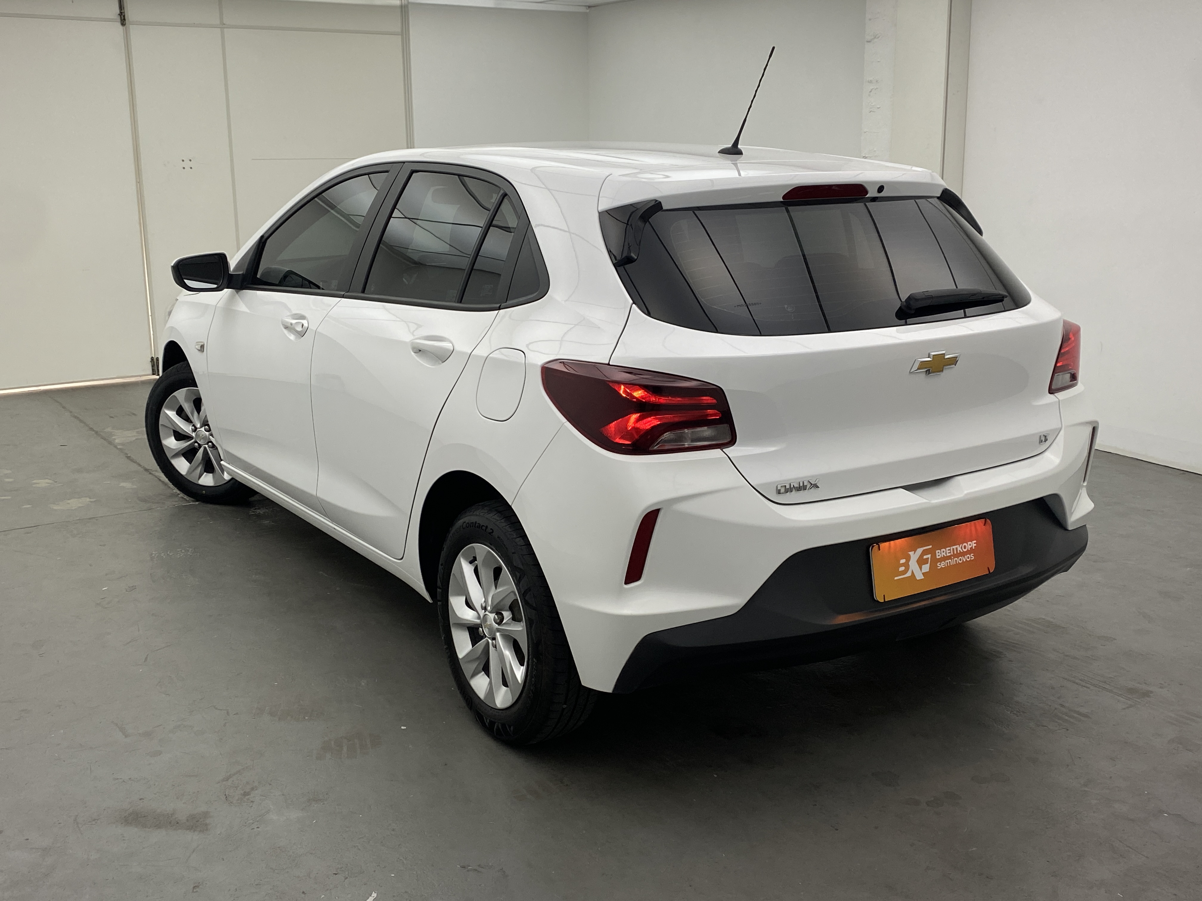 gm - chevrolet onix lt 1.0 ii (flex)