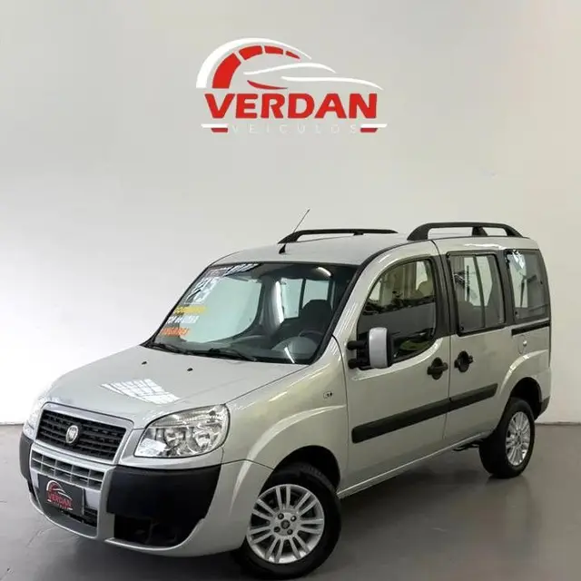 Carro Fiat Doblò 2013 Essence 1.8 16V (Flex)