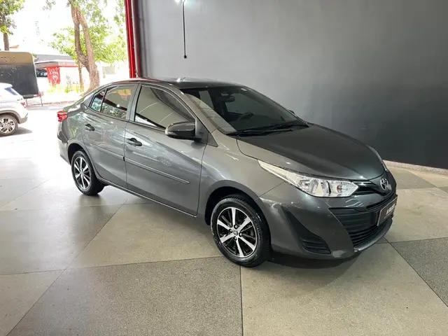Carro Toyota Yaris Sedan 2021 1.5 XL Live CVT (Flex)
