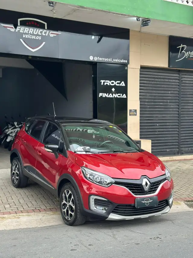 Carro Renault Captur 2018 Intense 1.6 16v SCe CVT (Flex)