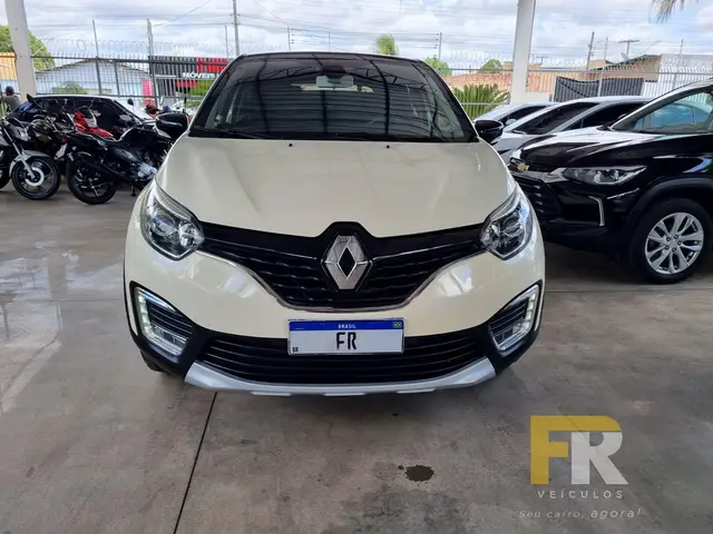 Carro Renault Captur 2018 Intense 1.6 16v SCe CVT (Flex)