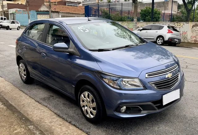 Carro Chevrolet Onix 2015 1.4 LTZ SPE/4