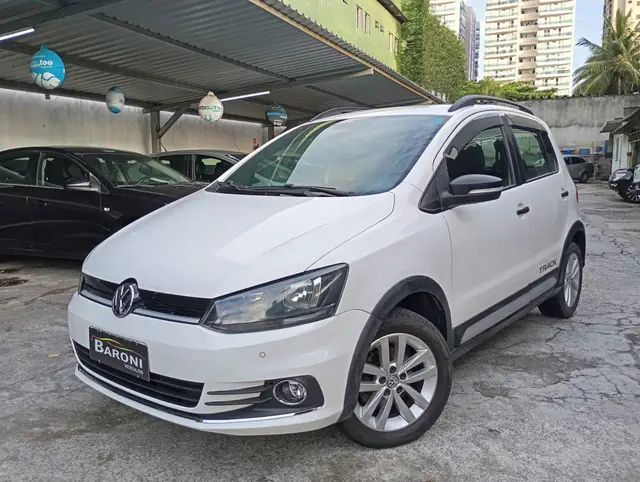 Carro Volkswagen Fox 2017 1.0 MPI Track (Flex)