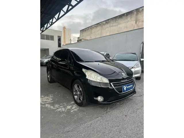 Carro Peugeot 208 2014 Griffe 1.6 16V (Flex) (Aut)