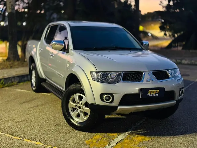 Carro Mitsubishi L200 Triton 2013 3.2 DI-D 4x4