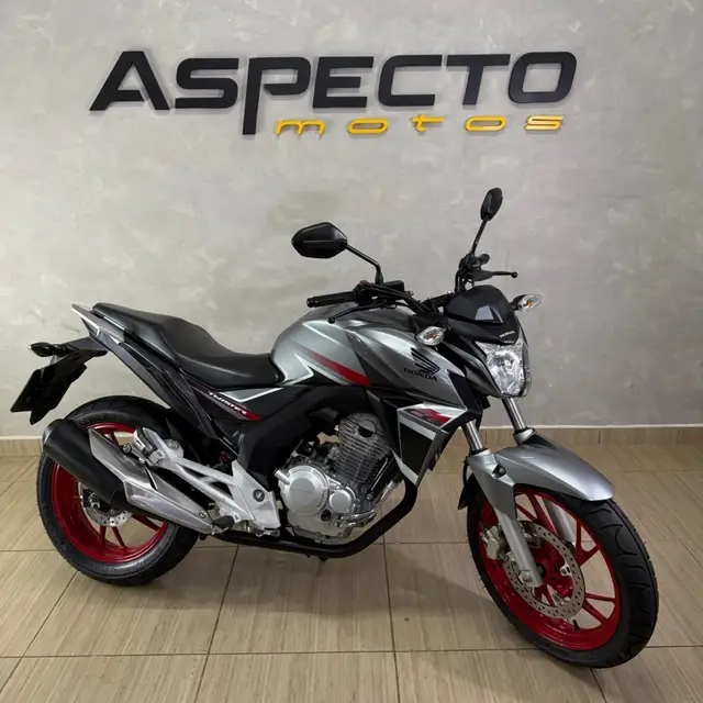 Moto Honda CB 250F Twister 2018 Standard