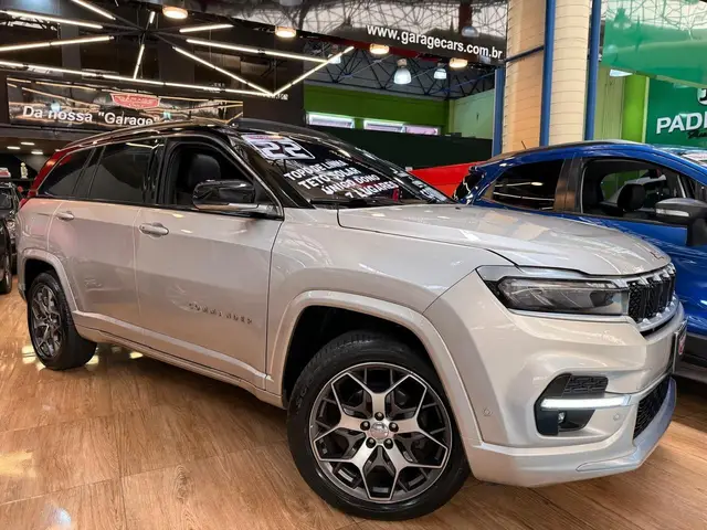 Carro Jeep Commander 2022 Overland T270 Flex (Aut)