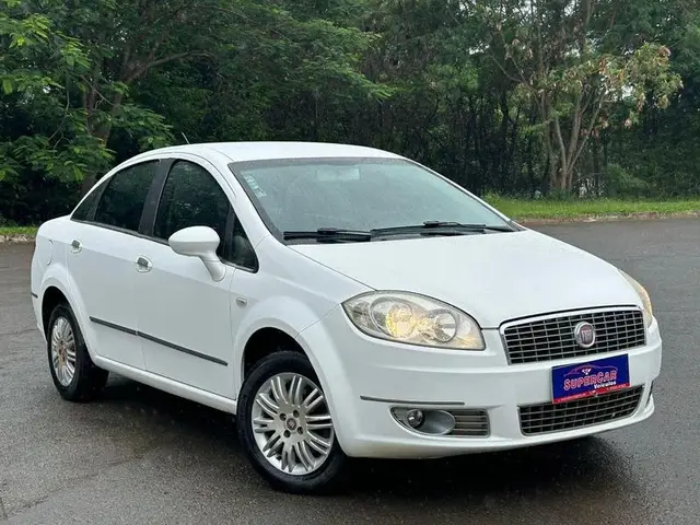 Carro Fiat Linea 2014 Essence 1.8 16V (Flex)