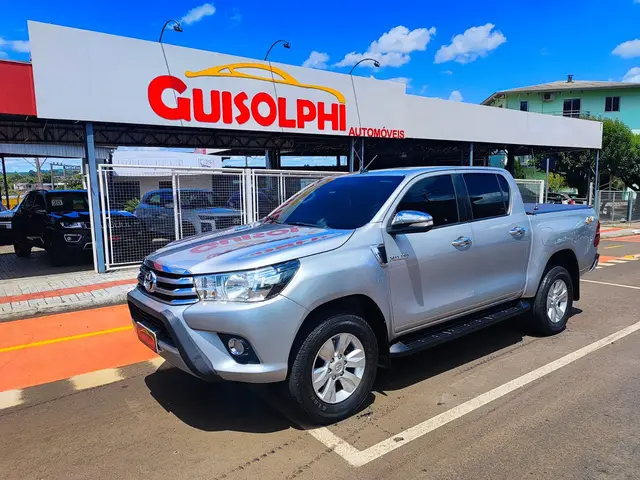 Carro Toyota Hilux Cabine Dupla 2017 Hilux 2.7 SRV CD 4x2 (Flex) (Aut)